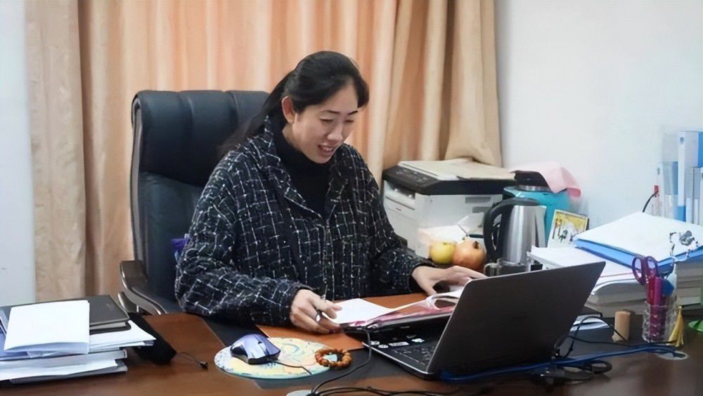 即便她早早就嫁为人妇，她也一直惦记着叶家的家产。